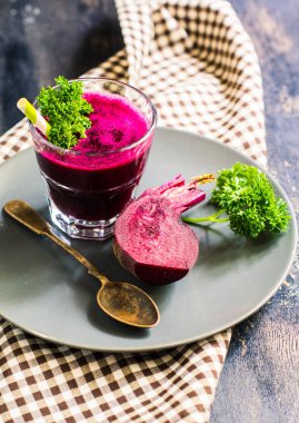 Pancarın detoks içeceği, yakın çekim görüntüsü