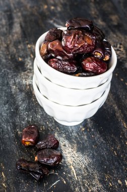 Arka plan için taze organik tarihlerin yakın plan çekimleri