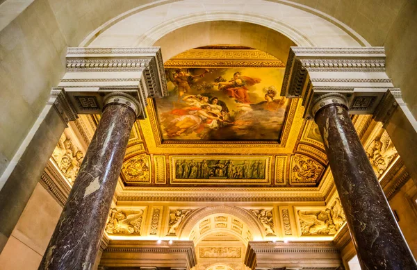 Paris France April 2019 Richly Decorated Louvre Museum Beautiful Ceiling — Stock Photo, Image