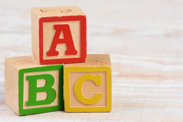 Детские Алфавитные Блоки Сложенные Порядке Abc — стоковое фото