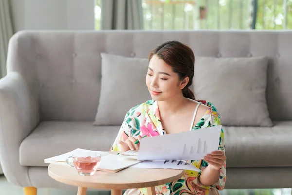 Smiling Asian Female Freelancer Working Home — Stock Photo, Image