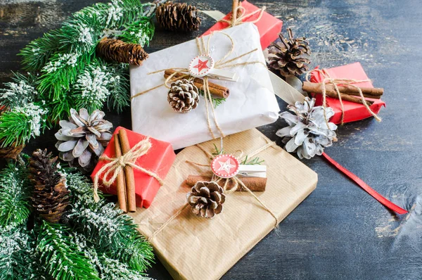Plan Rapproché Boîtes Cadeaux Décorées Pour Fond Fête Concept Noël — Photo