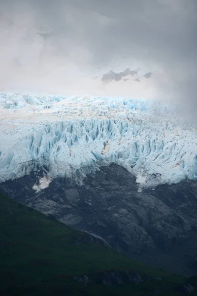 Dağlardaki Buzulların Manzarası — Stok fotoğraf