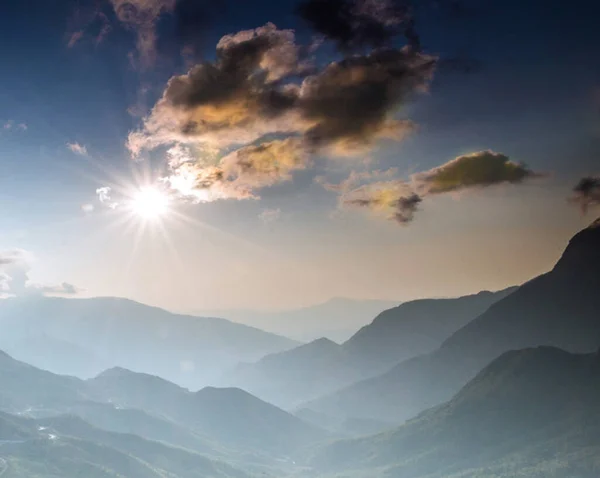 Landschaft Der Schönen Berge Morgen — Stockfoto