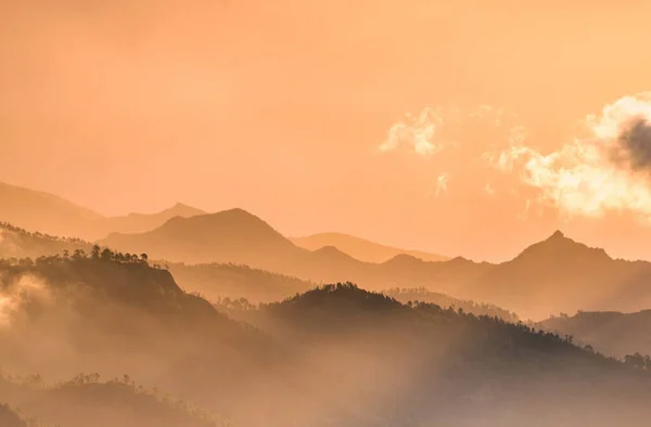 Paisaje Hermosas Montañas Durante Puesta Del Sol —  Fotos de Stock