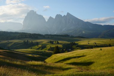 Alpe di Siusi dağ manzarası 