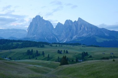 Alpe di Siusi dağ manzarası 
