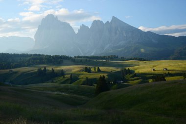 Alpe di Siusi dağ manzarası 