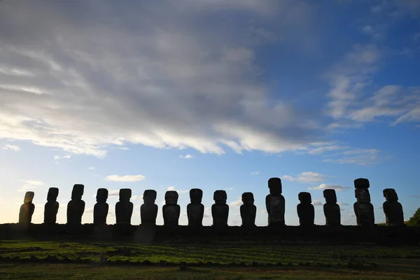Ahu Tongariki Moai Isla Pascua — Foto de Stock