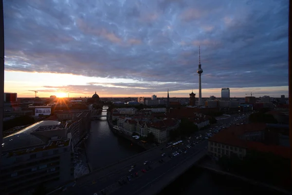 Berlin Şafakta Şehir Manzarası — Stok fotoğraf