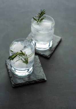 Lezzetli ferahlatıcı limonata ya da kokteyl yakın çekim