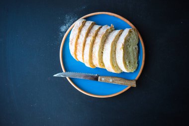 Taze ciabatta ekmeği pişirdim.