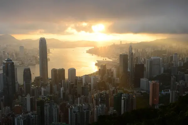 山頂からの日の出の眺め — ストック写真