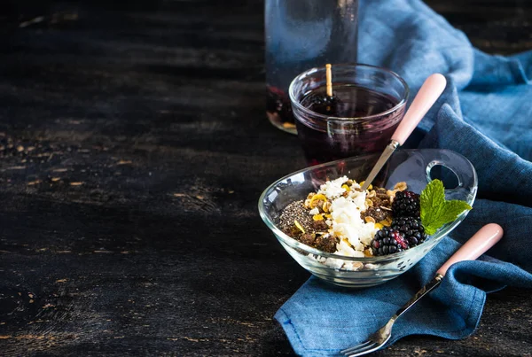 熟したブラックベリーの有機食品コンセプト — ストック写真