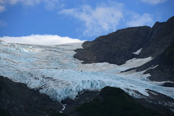高山中冰川的景观 — 图库照片