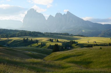 Alpe di Siusi dağ manzarası 