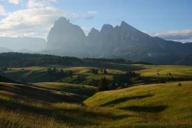 Alpe di Siusi dağ manzarası 