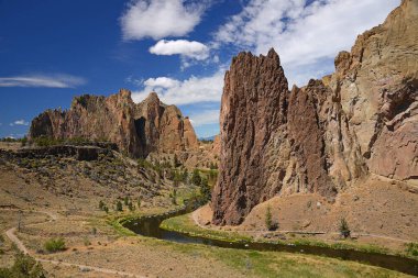 Smith Rock arkaplan görüntüsü