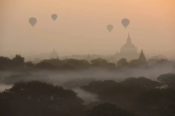 缅甸巴甘的气球 — 图库照片