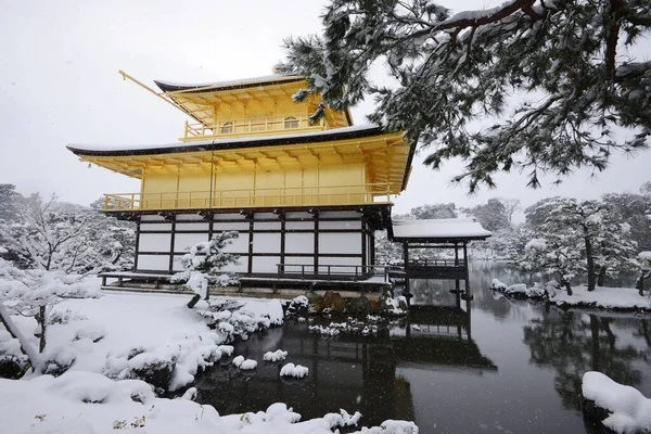 Kinkakuji Neve Templo Pavilhão Dourado — Fotografia de Stock