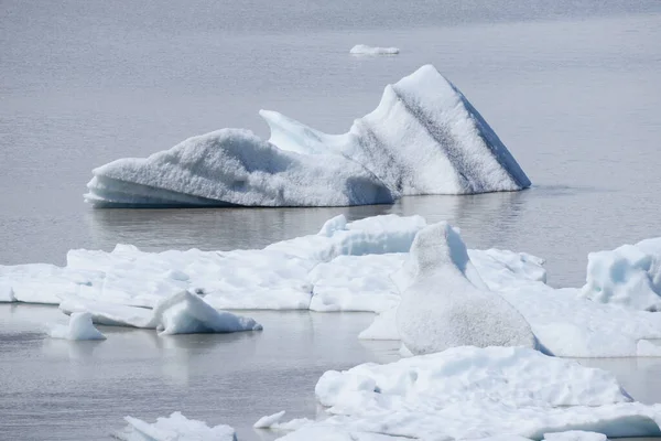 白色的冰岛冰川 积雪覆盖的风景 — 图库照片