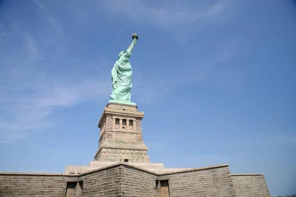 Vista Inferior Famosa Estatua Libertad — Foto de Stock