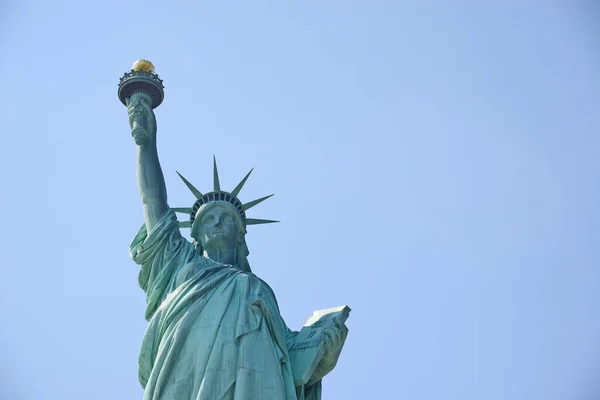 Bottom View Famous Liberty Statue Amerikai Egyesült Államok — Stock Fotó