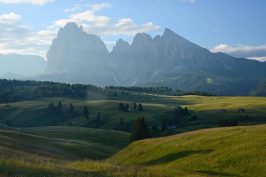 Alpe di Siusi dağ manzarası 