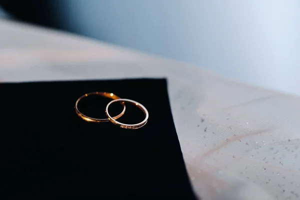 Close Duas Alianças Casamento Ouro Para Casamento — Fotografia de Stock