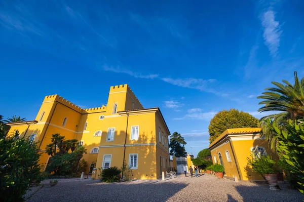 Alte Große Gelbe Villa Der Toskana Italien — Stockfoto