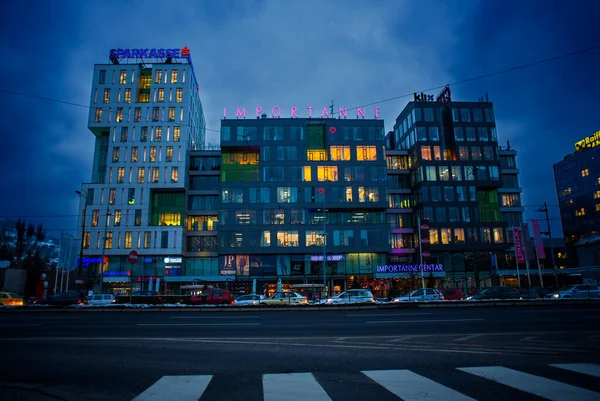 Budynek Miasta Sarajewo Zachodzie Słońca — Zdjęcie stockowe