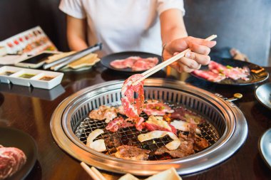 Ham sığır eti dilim Barbekü veya Japon tarzı yakiniku için