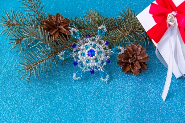 Layout Christmas Elements Blue Shiny Background Spruce Branch Cones Crystal — ストック写真