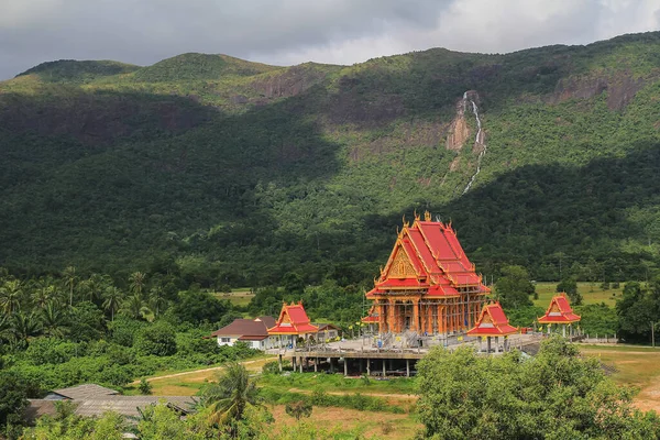 泰国山上的泰国寺庙 — 图库照片