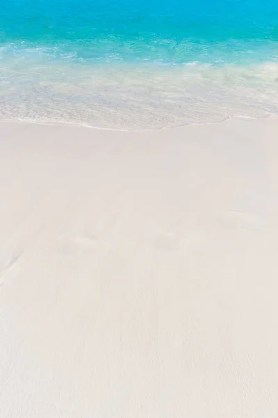 Fala Morza Plaży Piaskowej Wyspach Symilan Tajlandia — Zdjęcie stockowe