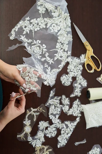 Dressmaker Cutting Lace Fabric Wedding Dress Decoration — Stock Photo, Image