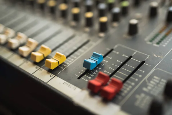 Przyciski Urządzenia Audio Mixing Console — Zdjęcie stockowe