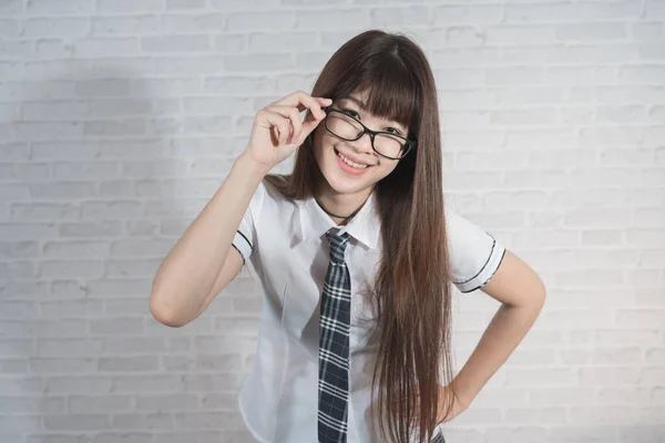 Retrato Bonito Estudante Menina Vestindo Japão Uniforme Cinza Fundo — Fotografia de Stock