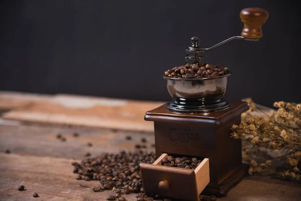 Кофемолка Кофейные Зерна — стоковое фото