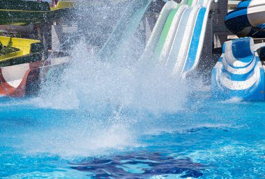 Aquapark su kaydırağı