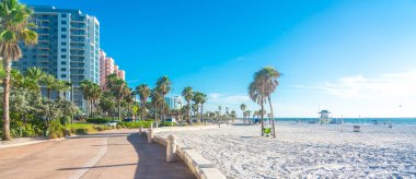 Clearwater plajı, Florida, Usa - 17 Eylül 2019 Florida 'da beyaz kumlu güzel Clearwater plajı