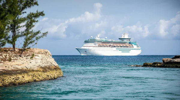 Nassau Bahamas Septembre 2014 Navire Royal Caribbean Navigue Dans Port — Photo