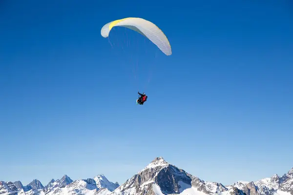 Paragliding Flight Sunny Day — Stock Photo, Image