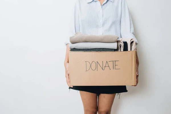 Kavramı Bağış Yeniden Geri Dönüşüm Için Kutuda Giysi — Stok fotoğraf