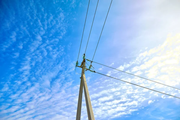 Top Van Elektrische Pole Blauwe Lucht Achtergrond — Stockfoto