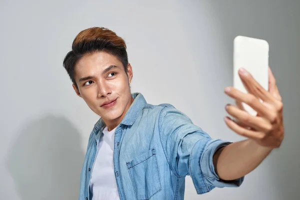 Retrato Bonito Jovem Asiático Cara Makeing Selfie Foto — Fotografia de Stock