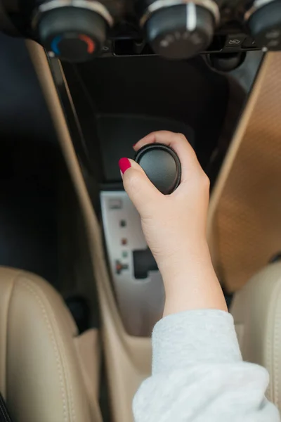 Woman Switches Automatic Transmission Close Close Driver Adm Includes Mode — Stock Photo, Image