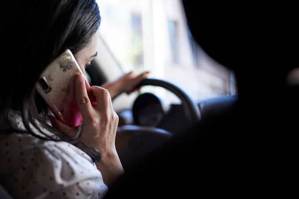 Unsafe Driving Talking Phone While Driving — Stock Photo, Image