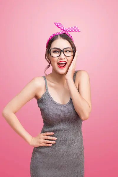 Fashion Portrait Asian Girl Sunglasses Standing Pink Background — Stock Photo, Image