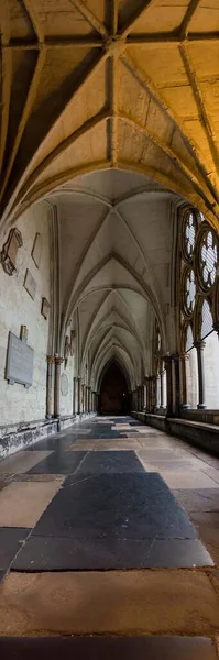 Mittelalterliche Kirchenbögen London Großbritannien — Stockfoto